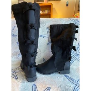NWT torrid suede knee high bow boots